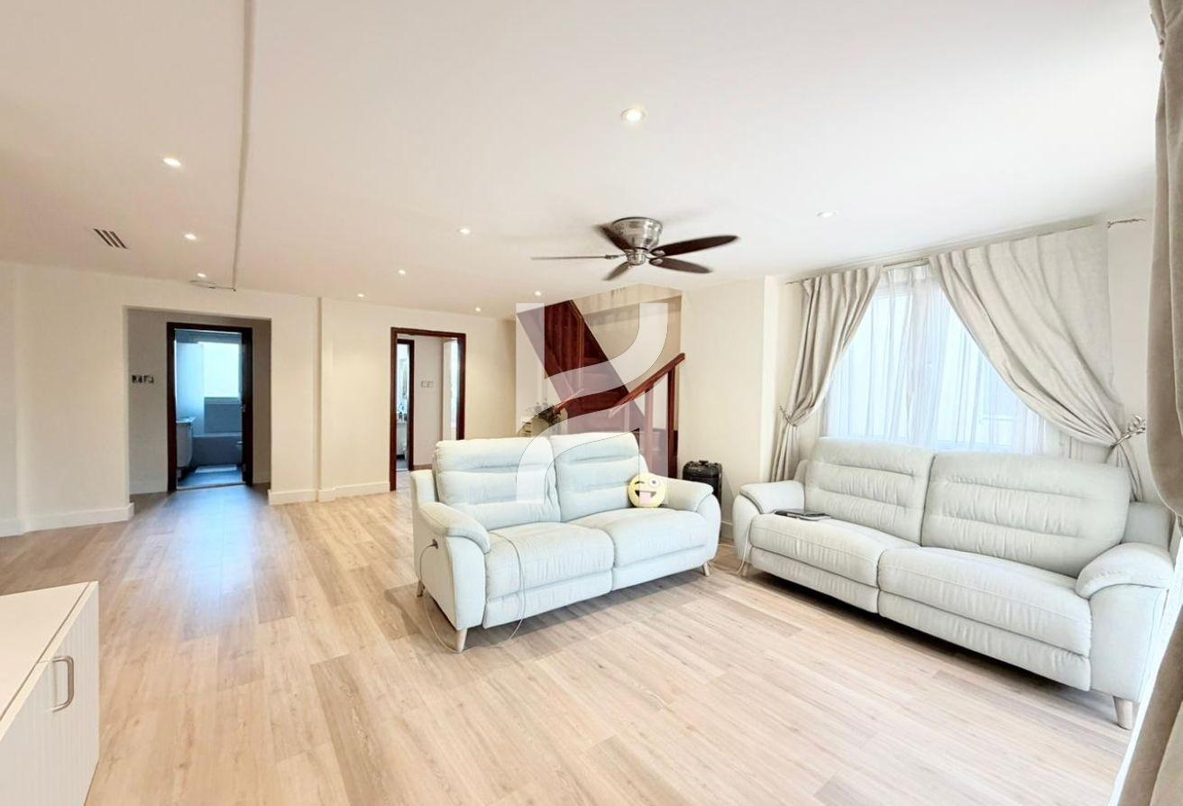4 Bedrooms | Pool View | Highly Upgraded photo 3