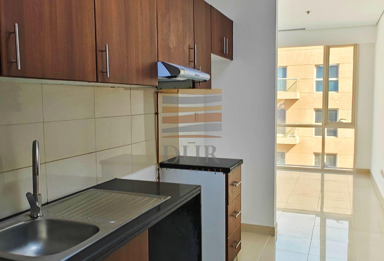 Ready To Move | Unfurnished | Bright & Airy photo 9
