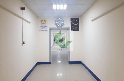 Labor Camp - Studio - 7+ for rent in M-33 - Mussafah Industrial Area - Mussafah - Abu Dhabi