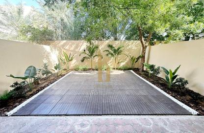 Villa - 4 Bedrooms - 4 Bathrooms for rent in Jumeirah 1 Villas - Jumeirah 1 - Jumeirah - Dubai