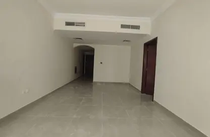 شقة - غرفة نوم - 2 حمامات للايجار في الثاني مويلح - تجارية مويلح - الشارقة