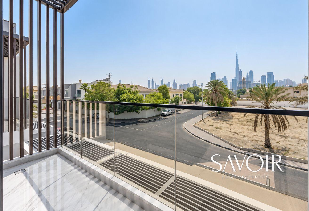 New Luxury Villa | Burj Khalifa View | Vacant photo 12