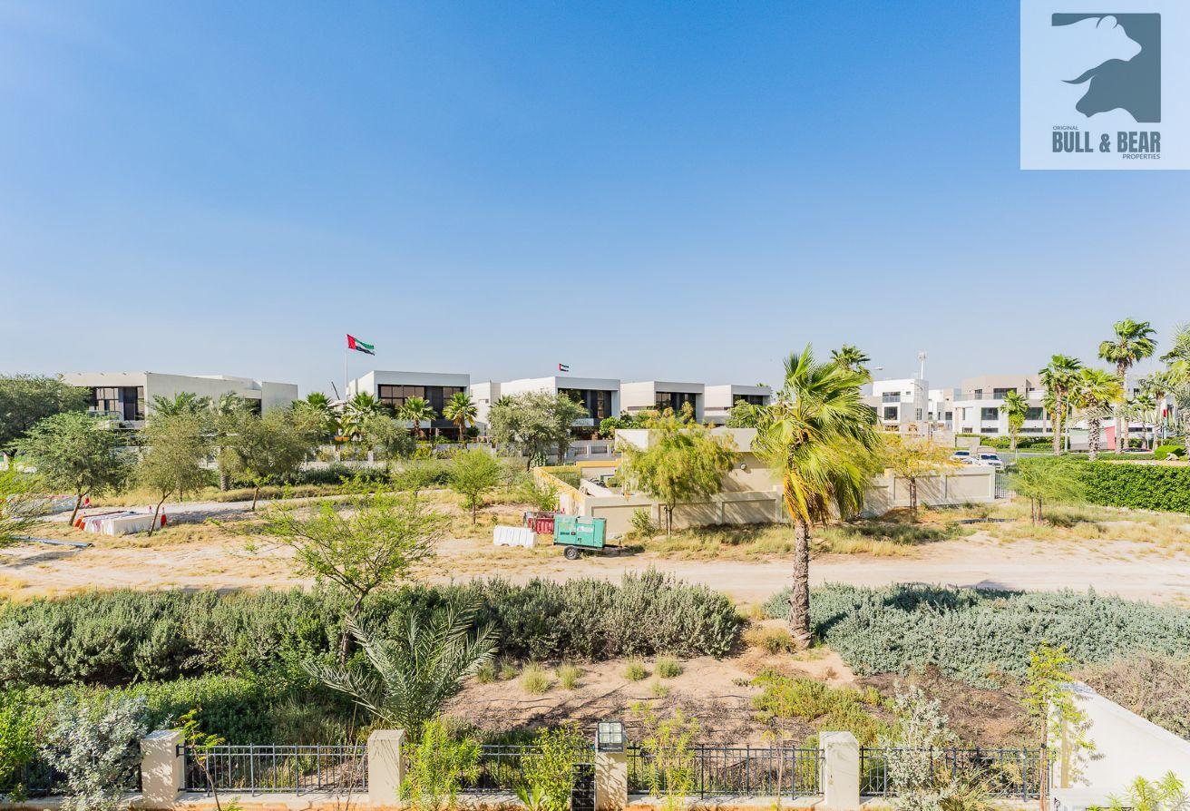 Ready To Move | Fully Furnished | Golf Course View photo 15