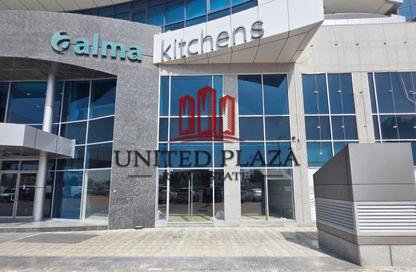 Show Room - Studio for rent in Al Mina Tower - Al Mina - Abu Dhabi