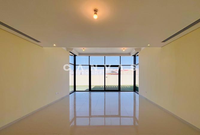 92246610 - Property Image 3