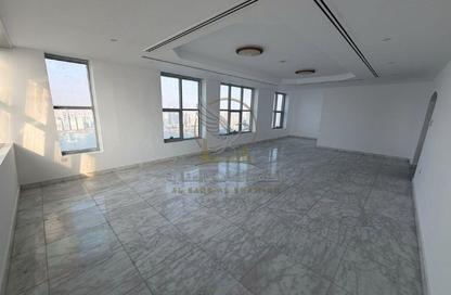 Apartment - 3 - 5 for rent in Al Majaz 3 - Al Majaz - Sharjah