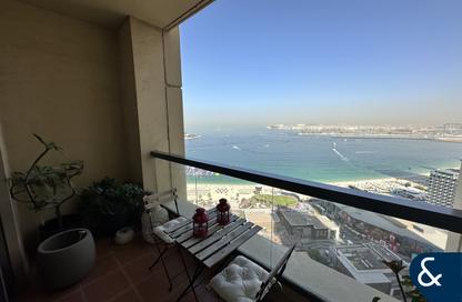 Apartment - 2 Bedrooms - 3 Bathrooms for sale in Rimal 4 - Rimal - Jumeirah Beach Residence - Dubai