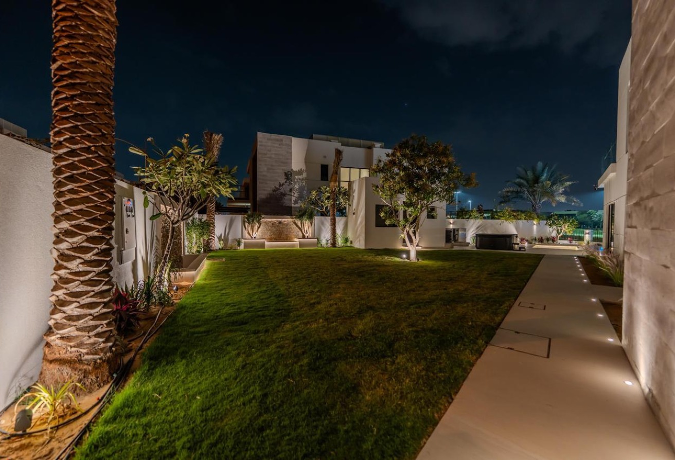 5 bedroom villa in Veneto at Damac Hills, Damac Hills: 10