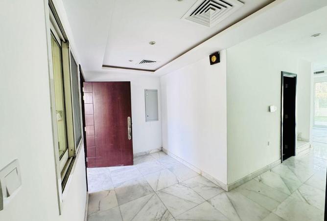 70296335 - Property Image 2