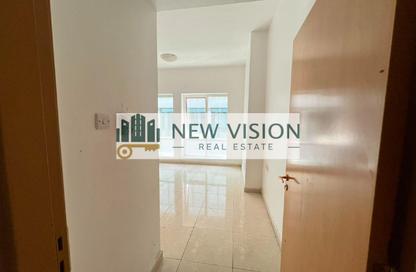 Apartment - 1 - 1 for rent in Al Majaz 1 - Al Majaz - Sharjah Apartment - 1 - 1 for rent in Al Majaz 1 - Al Majaz - Sharjah