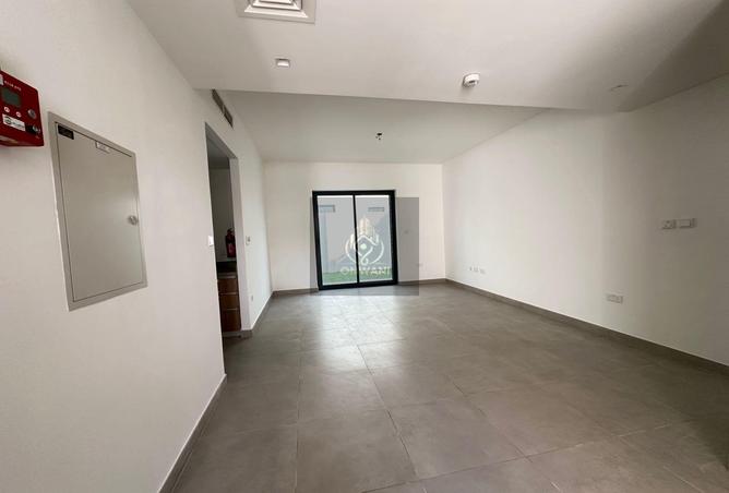 142828000 - Property Image 2