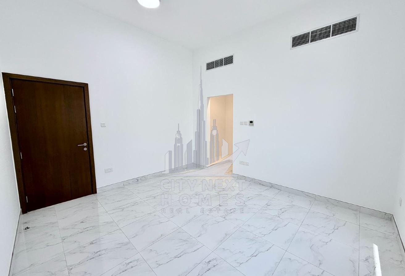 Spacious 5 Bedroom Villa with Maid's Room photo 4