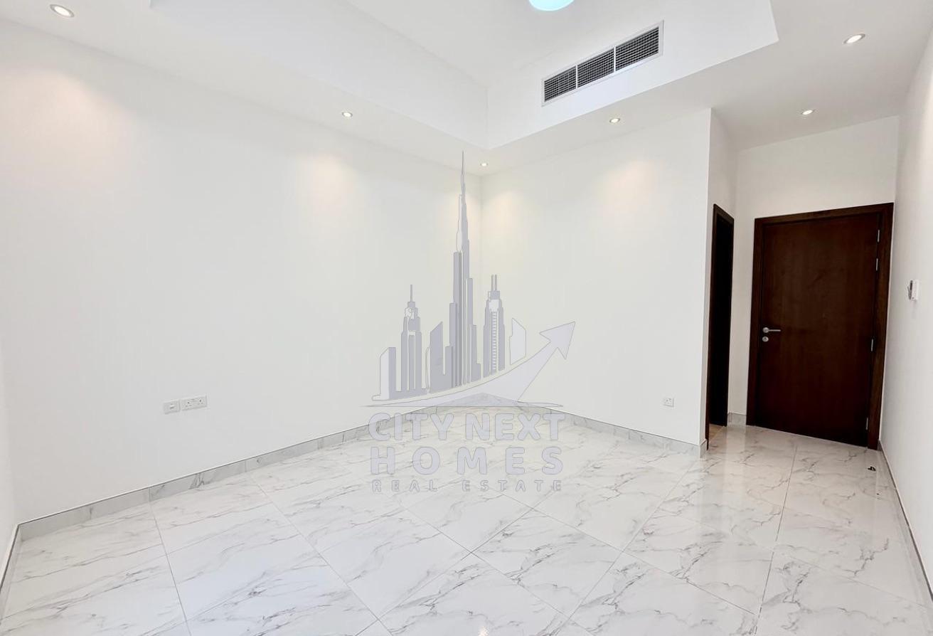 Spacious 5 Bedroom Villa with Maid's Room photo 11