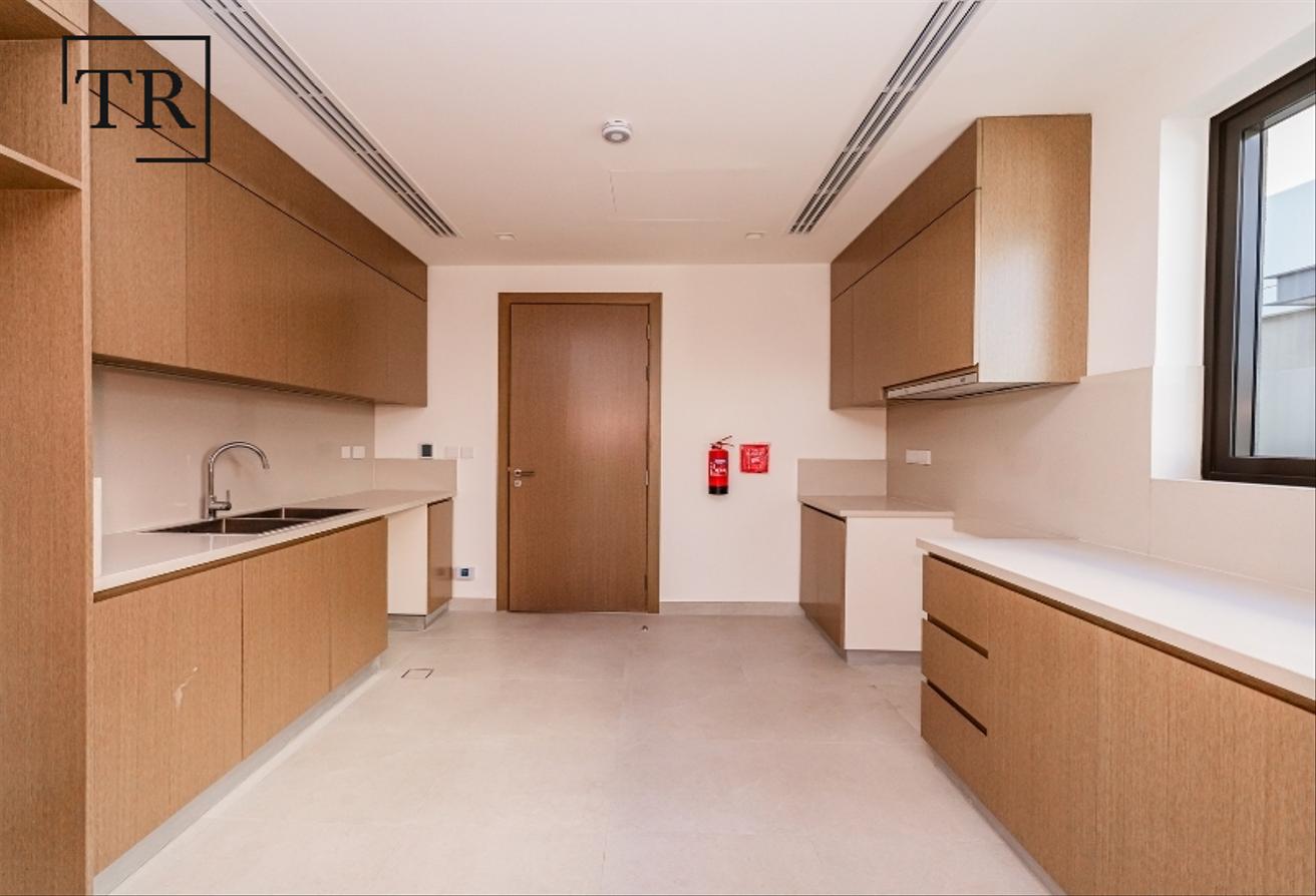 Corner Unit | Scenic Park Views | Quality Finishes photo 5