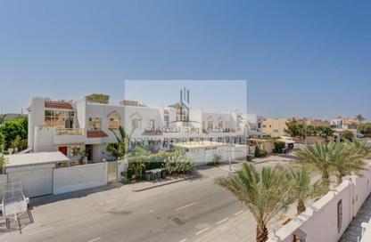 Villa - 3 Bedrooms - 6 Bathrooms for rent in Umm Suqeim 2 - Umm Suqeim - Dubai Villa - 3 Bedrooms - 6 Bathrooms for rent in Umm Suqeim 2 - Umm Suqeim - Dubai