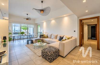 Apartment - 3 - 5 for sale in Marina Residences 1 - Marina Residences - Palm Jumeirah - Dubai