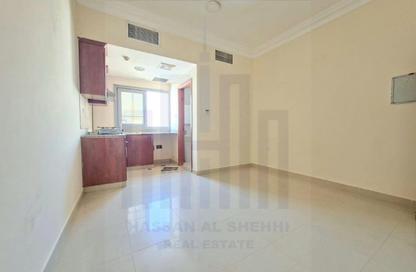 Apartment - Studio - 1 for rent in Fire Station Road - Muwaileh - Sharjah