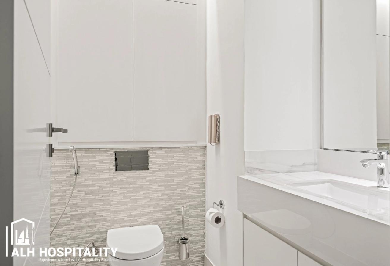 Waterfront Living | Brand New | Fully Serviced photo 15