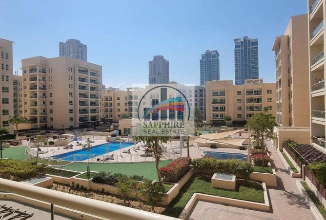 Al Dhafra 1 مع إطلالة على معلم