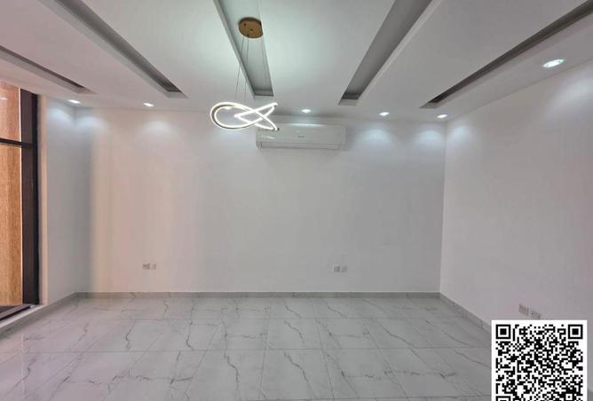 73115388 - Property Image 3