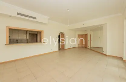 Apartment - 2 Bedrooms - 3 Bathrooms for rent in Al Hamri - Shoreline Apartments - Palm Jumeirah - Dubai