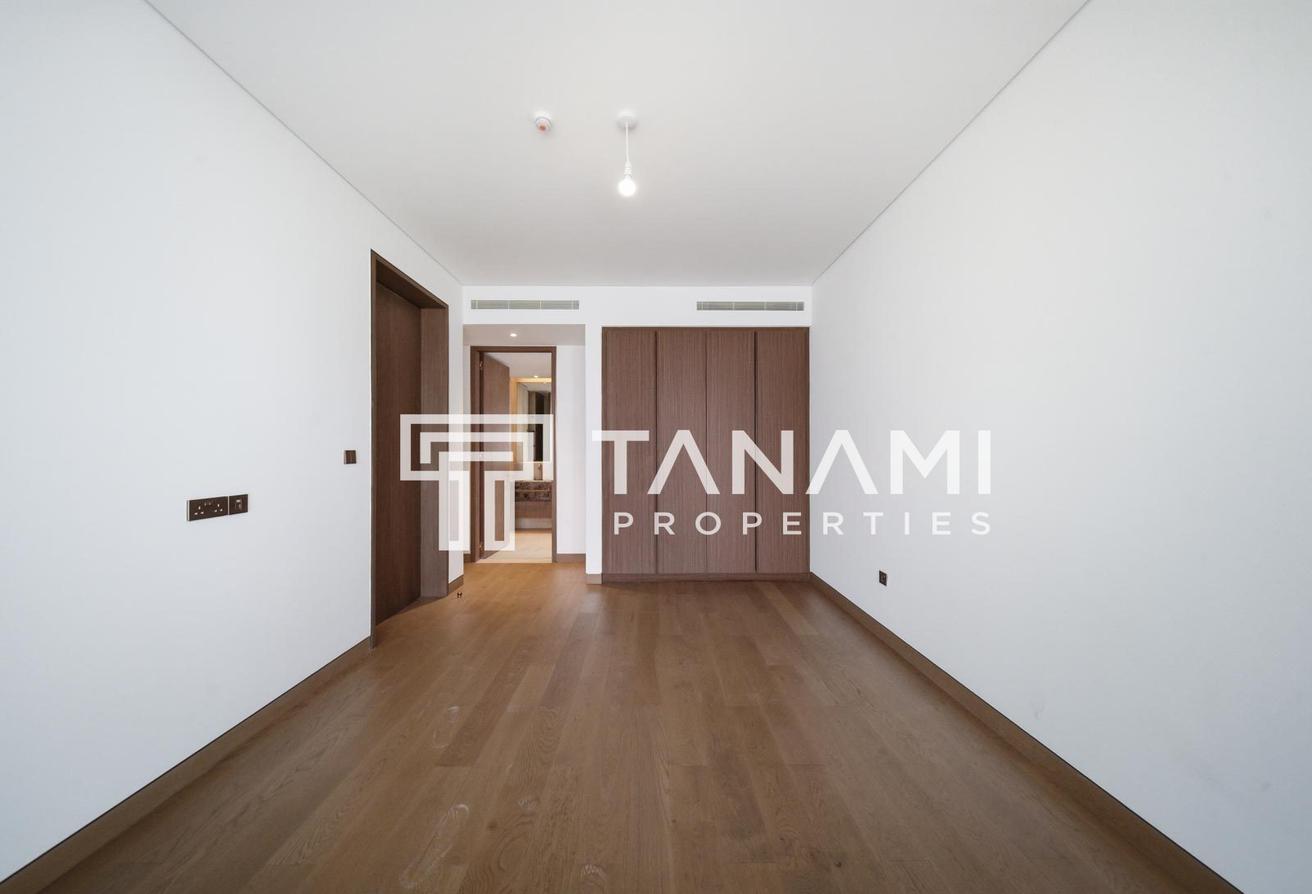 Brand New | Luxury Villa | Vacant photo 11