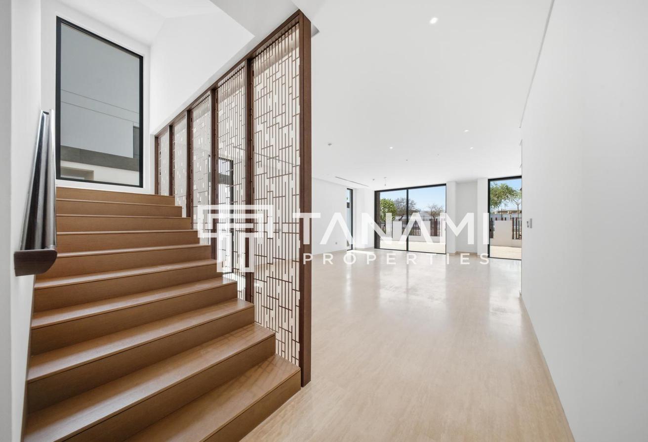 Brand New | Luxury Villa | Vacant photo 13