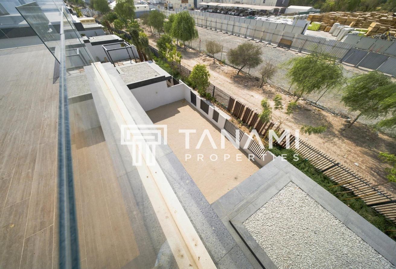 Brand New | Luxury Villa | Vacant photo 29