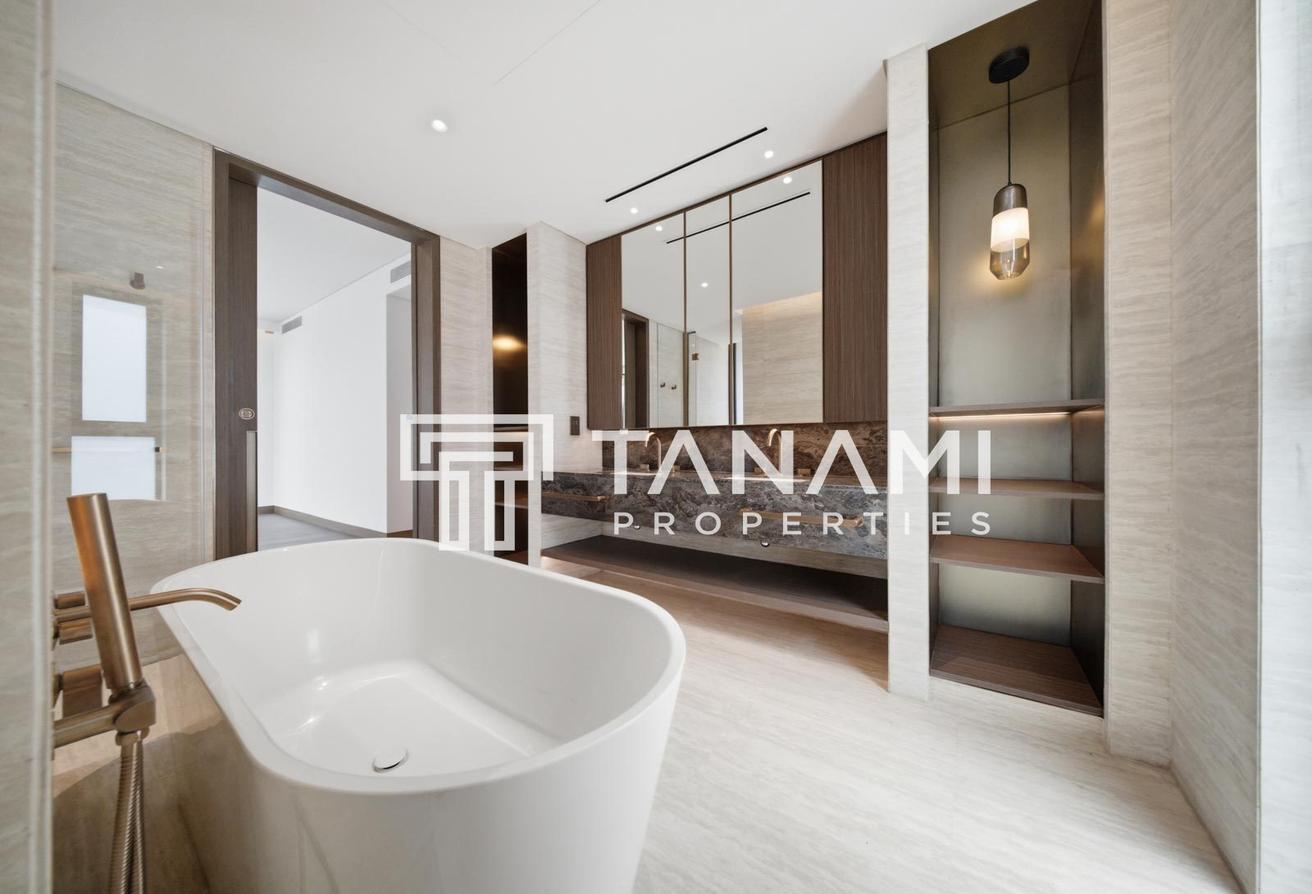 Brand New | Luxury Villa | Vacant photo 23
