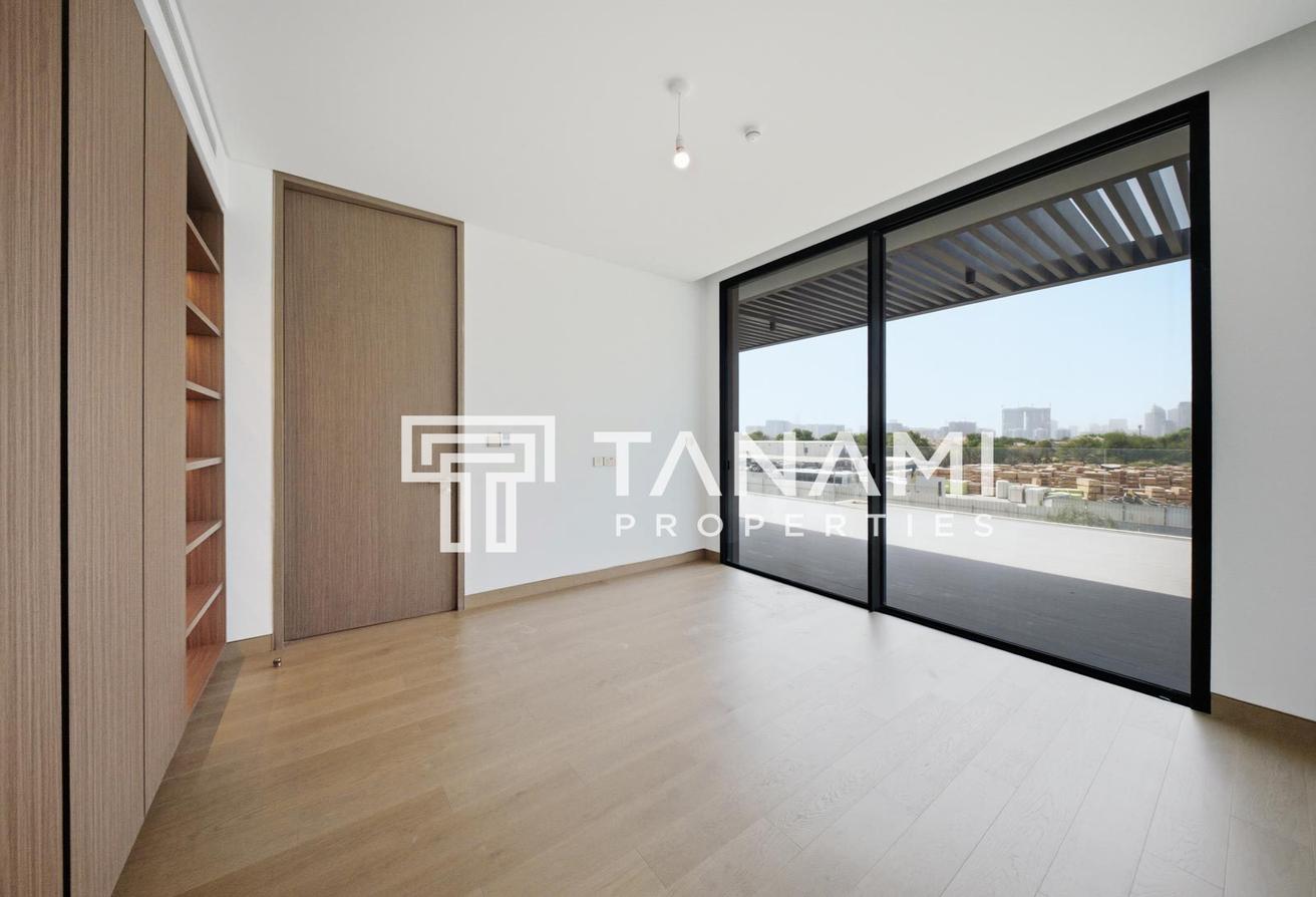 Brand New | Luxury Villa | Vacant photo 9