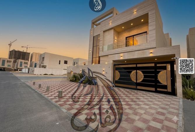 6 BR Villa with 3014 Sqft and Private Balcony