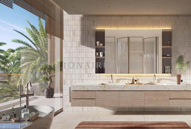 Close to OP | Single Row | Beachfront villa