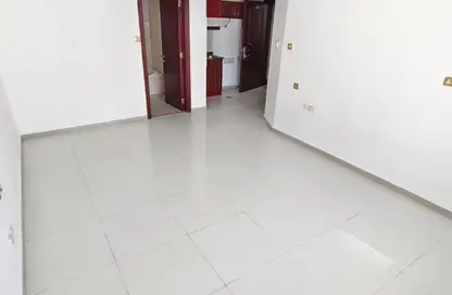 Apartment - Studio - 1 Bathroom for rent in New Al Taawun Road - Al Taawun - Sharjah