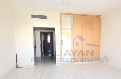 Apartment - Studio - 1 Bathroom for rent in Building U11 - Italy Cluster - International City - Dubai
