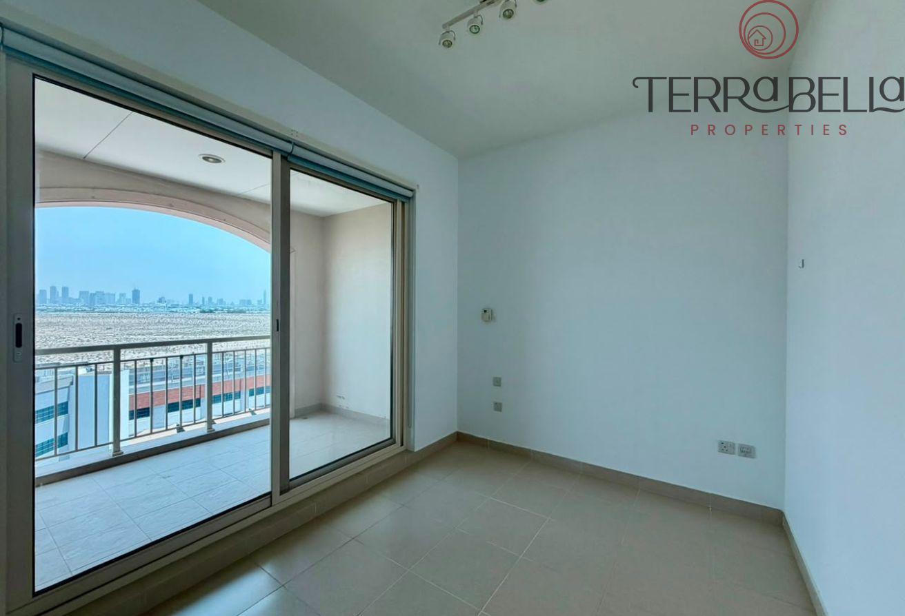 Well Maintained Studio | Chiller Free | Vacant photo 10