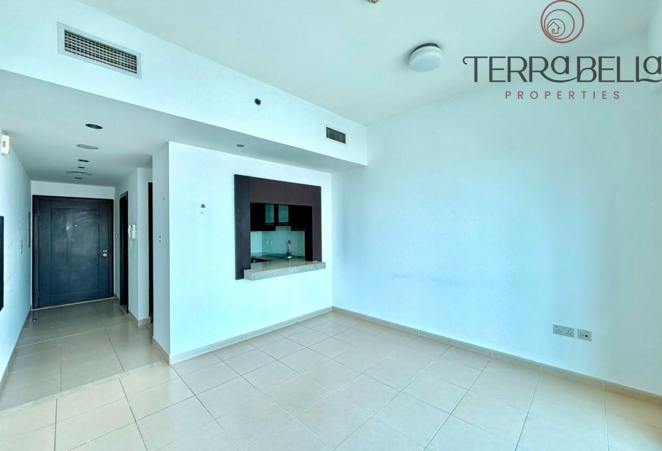 Well Maintained Studio | Chiller Free | Vacant photo 5
