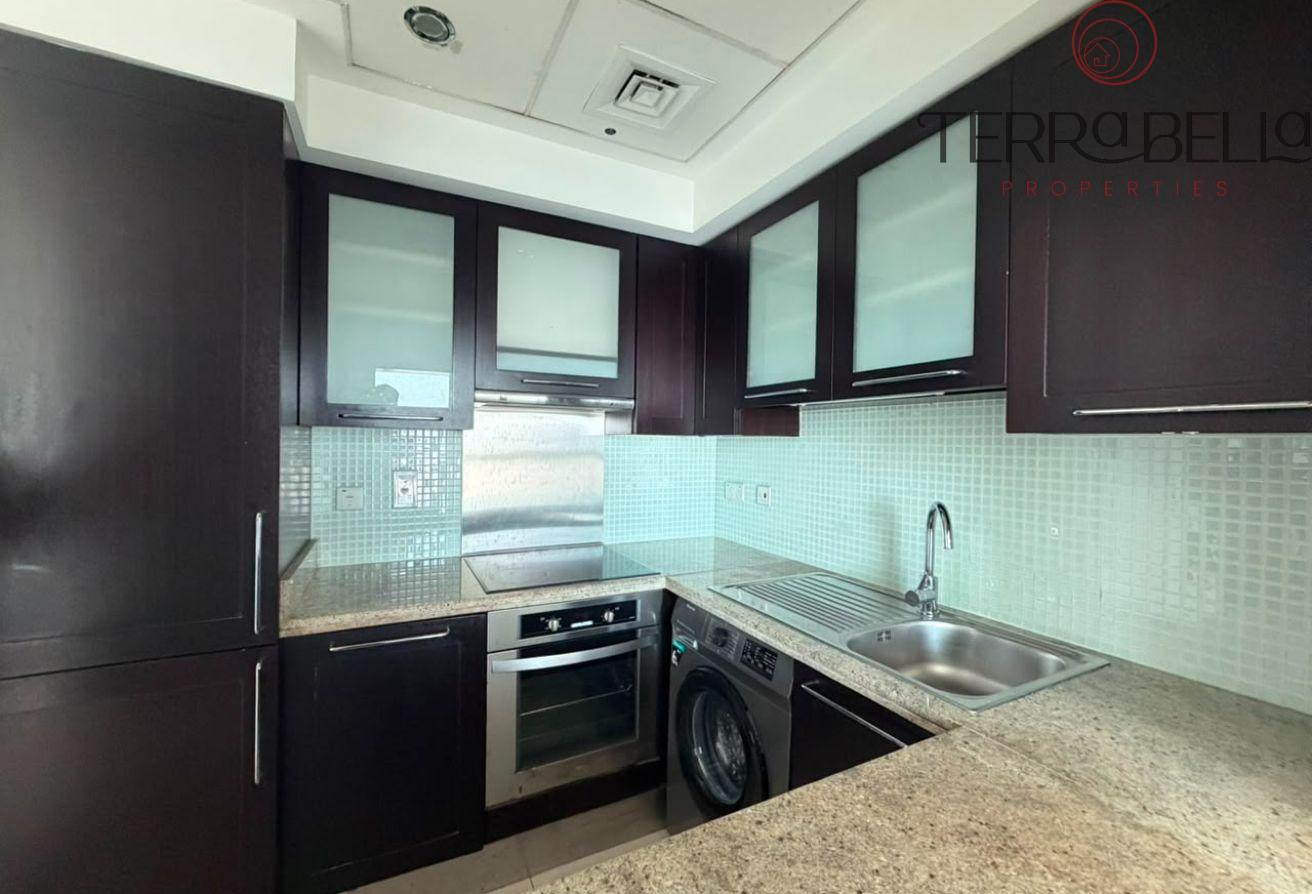 Well Maintained Studio | Chiller Free | Vacant photo 8