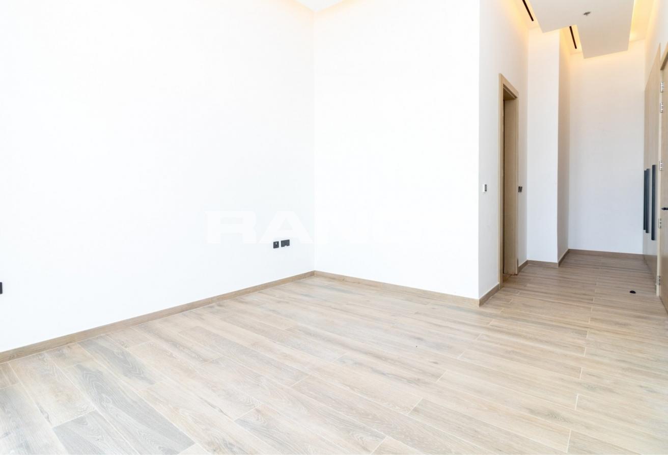 Ultra-Luxury 4-BR Penthouse | Skyline Views photo 21