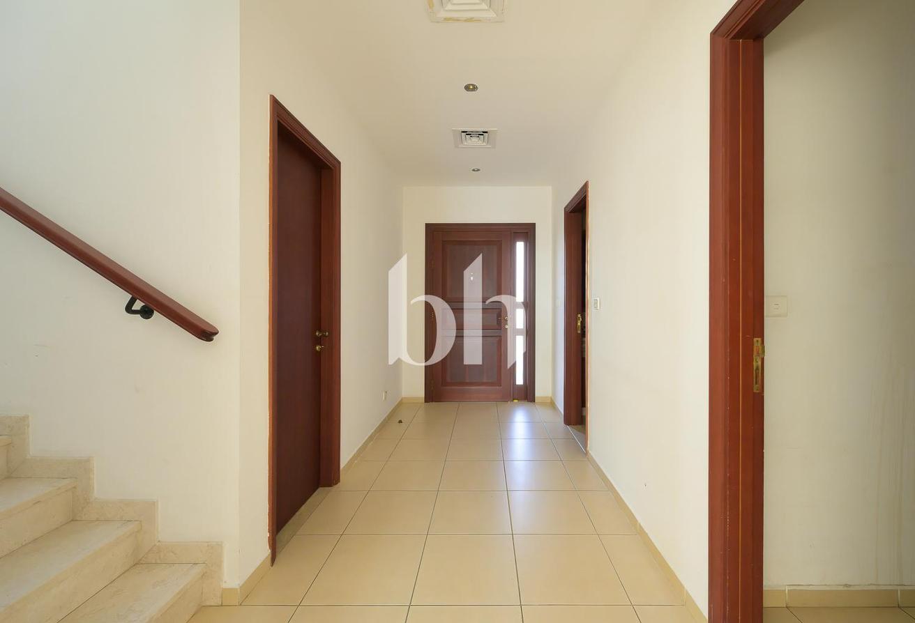 Single Row | Private And Mature Garden | Maids photo 12
