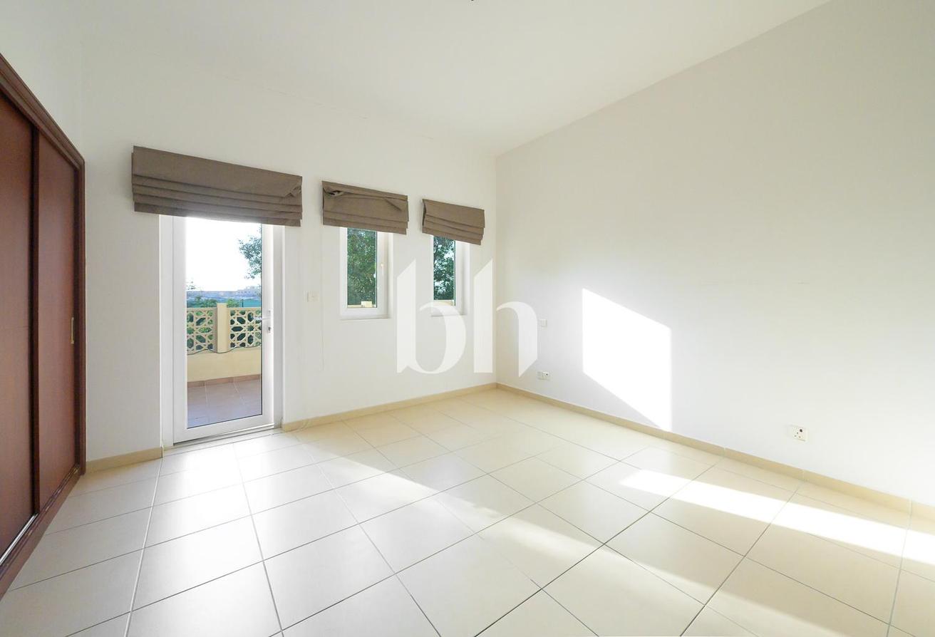 Single Row | Private And Mature Garden | Maids photo 17