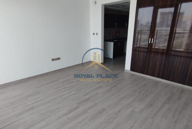 PRIME LOCATION | BEST PRICE | READY TO MOVE photo 2