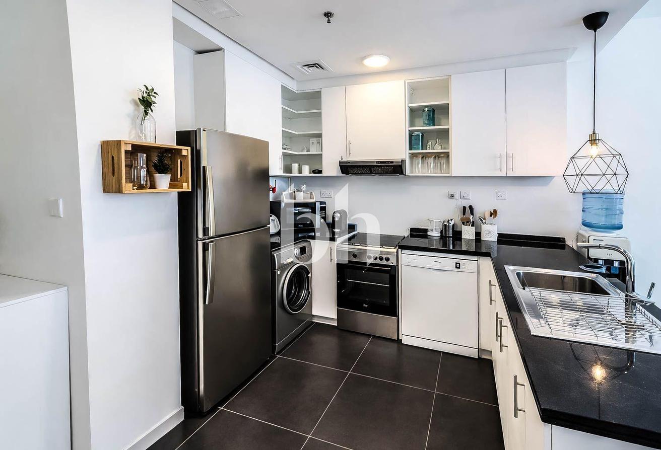 Luxurious Fully Furnished 1 Bed | 12 Cheques photo 6