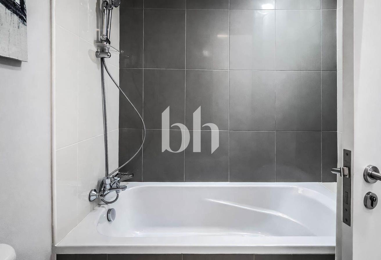 Luxurious Fully Furnished 1 Bed | 12 Cheques photo 9