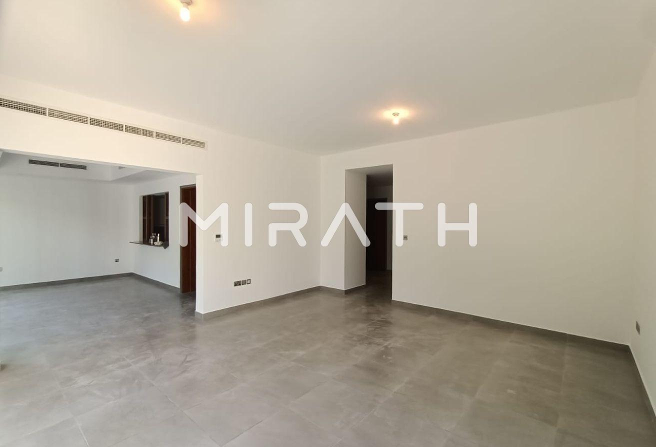 Shared Pool and Gym | Premium| Well Maintained photo 10