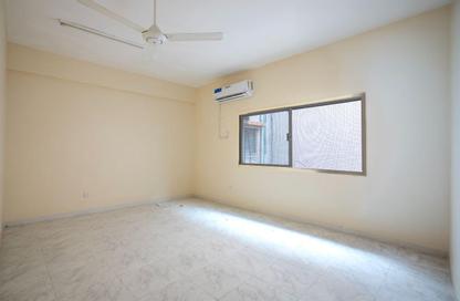 Apartment - 2 Bedrooms - 2 Bathrooms for rent in Al Karama - Dubai Apartment - 2 Bedrooms - 2 Bathrooms for rent in Al Karama - Dubai
