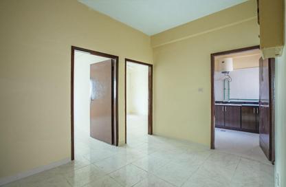 Apartment - 2 Bedrooms - 2 Bathrooms for rent in Al Karama - Dubai