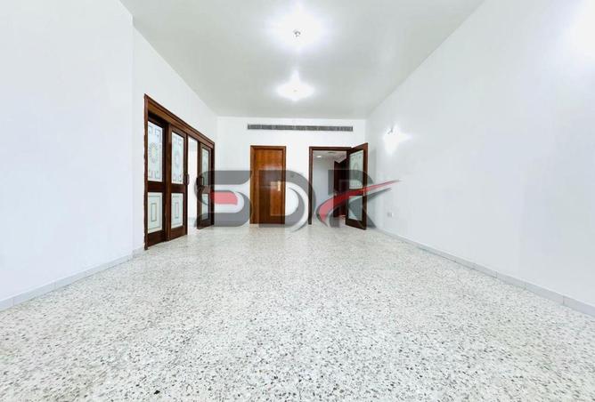 98692810 - Property Main Image