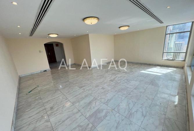 125180243 - Property Image 3