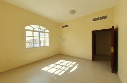 Apartment - 2 Bedrooms - 2 Bathrooms for rent in Harat Mohd Ibn Khalifa - Al Mutarad - Al Ain