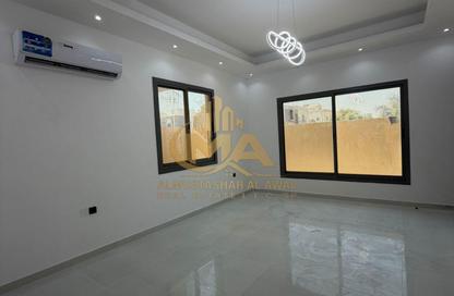 Villa - 5 Bedrooms - 7 Bathrooms for sale in Al Yasmeen 1 - Al Yasmeen - Ajman